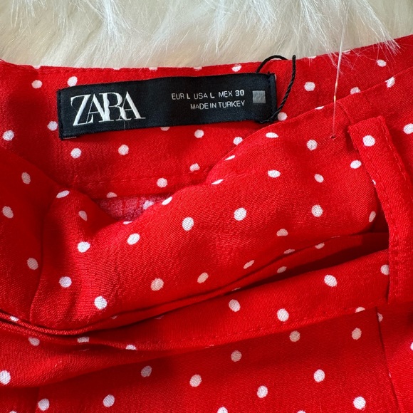 Zara Red skirt short, super comfortable and fabric with a 100%viscose - Picture 5 of 15